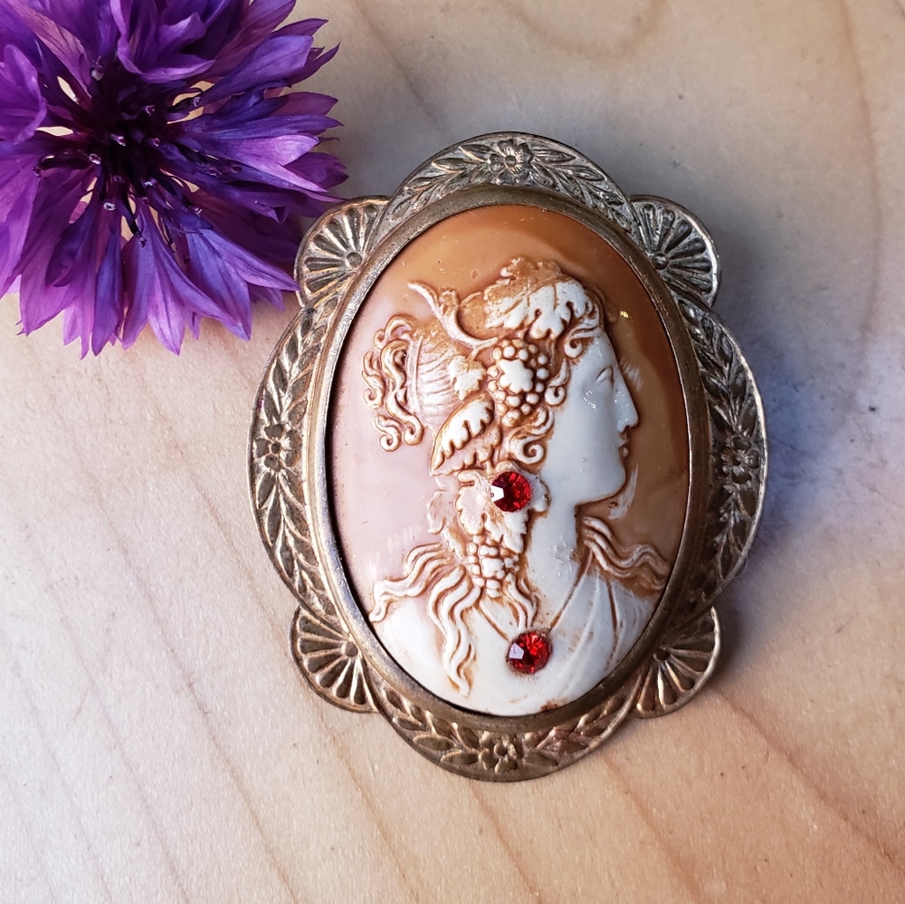 OOAK Gebuine Large Art Deco Cameo Habille Brooch